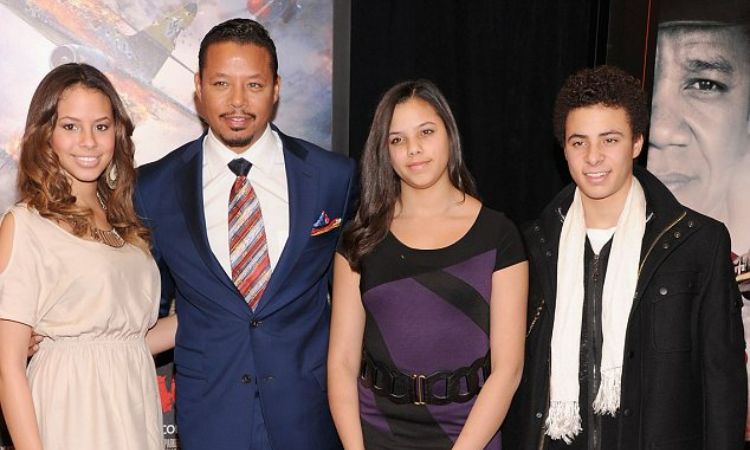 A Picture of Lor's children supporting their father, Terrence Howard